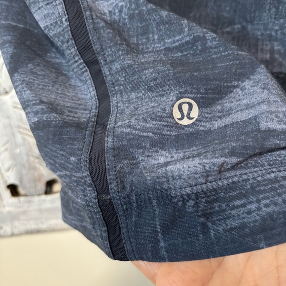 Lululemon Men’s Pace Breaker Short 9” Inseam Blue/Gray Geometric - Picture 7 of 11